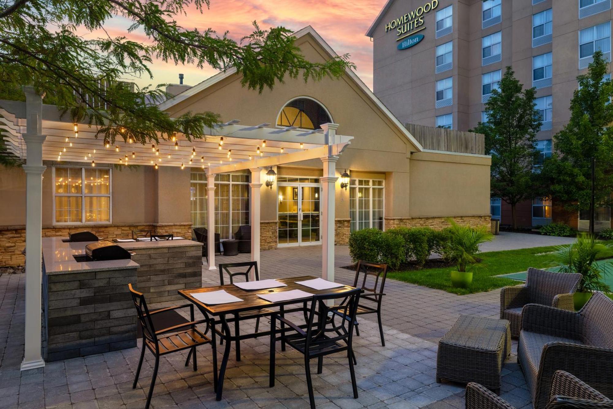 Homewood Suites By Hilton Cambridge-Waterloo, Ontario Exterior photo